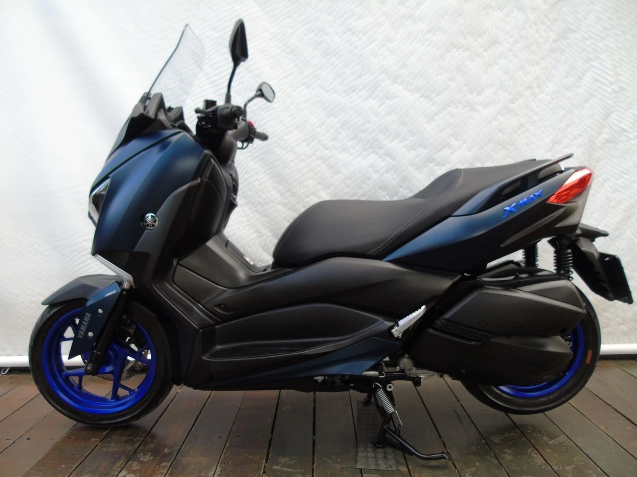 YAMAHA XMAX ABS