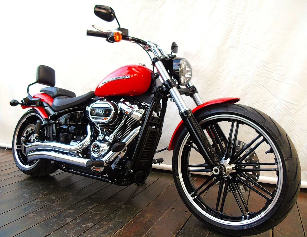 HARLEY-DAVIDSON SOFTAIL BREAKOUT 114