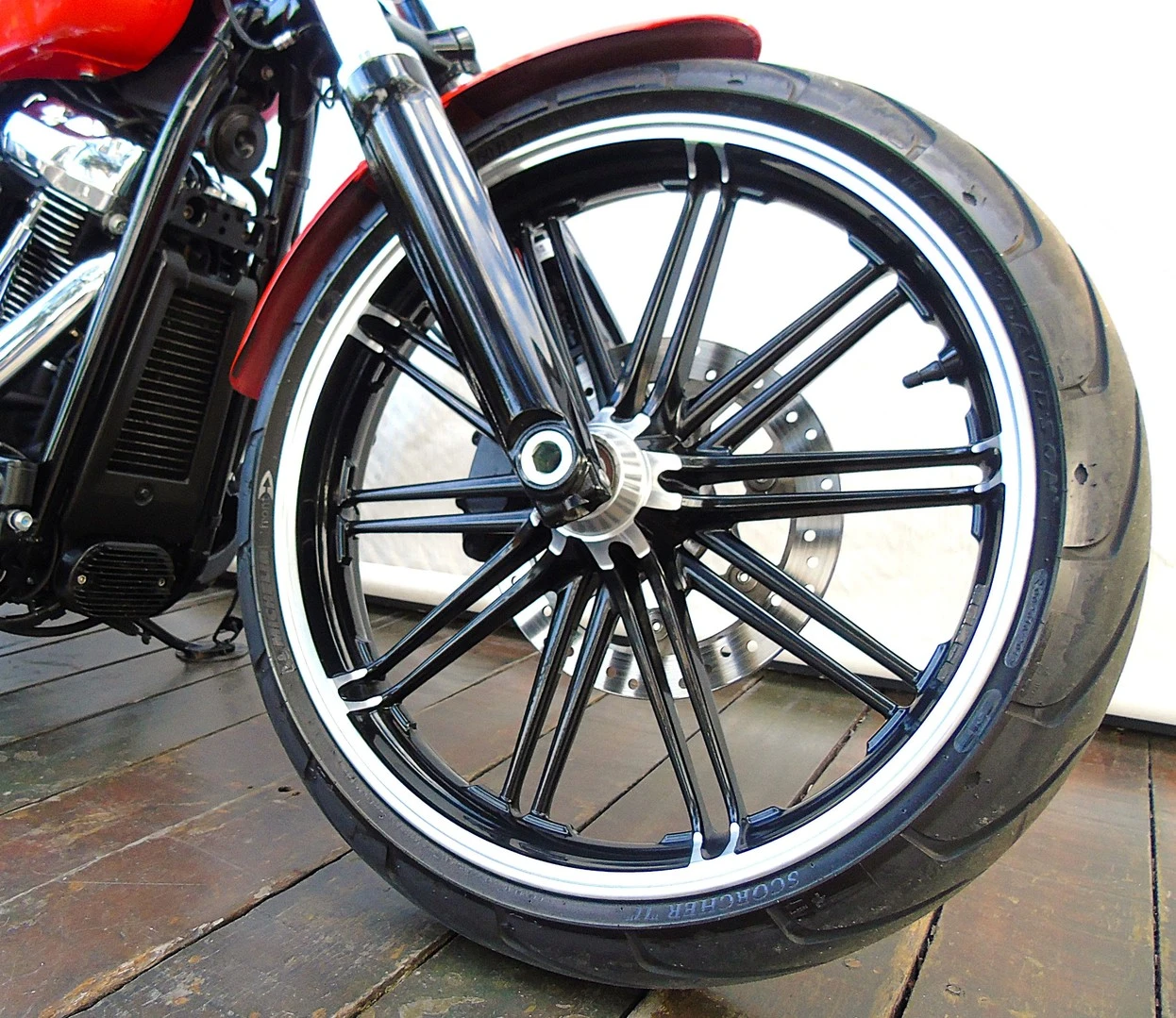 HARLEY-DAVIDSON SOFTAIL BREAKOUT 114