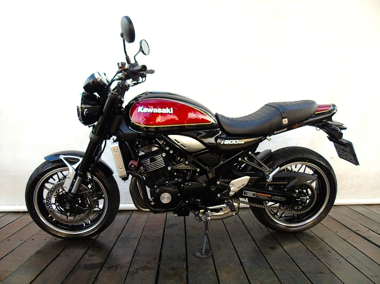 KAWASAKI Z900RS