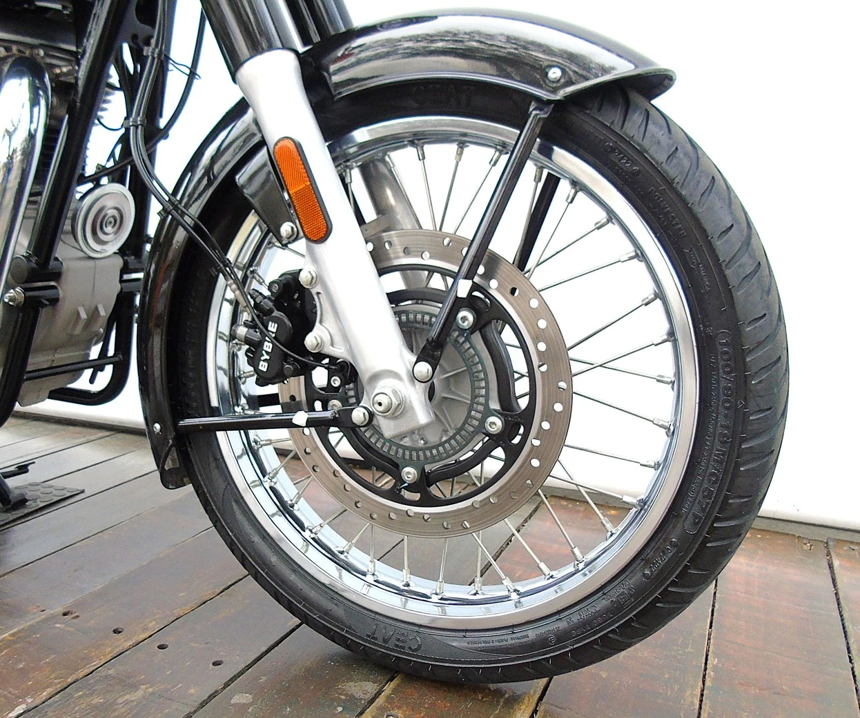 ROYAL ENFIELD CLASSIC 500