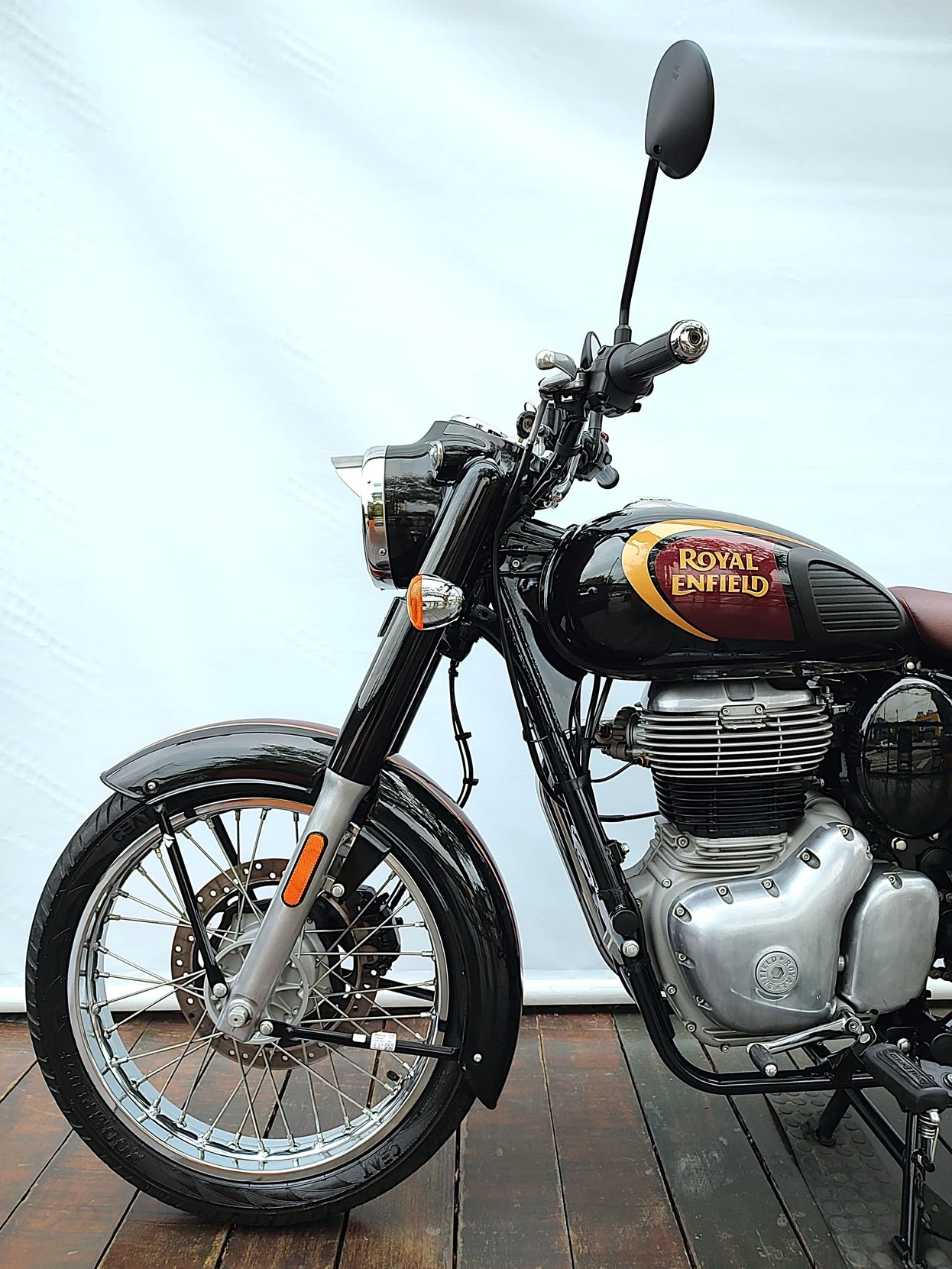 ROYAL ENFIELD CLASSIC 500