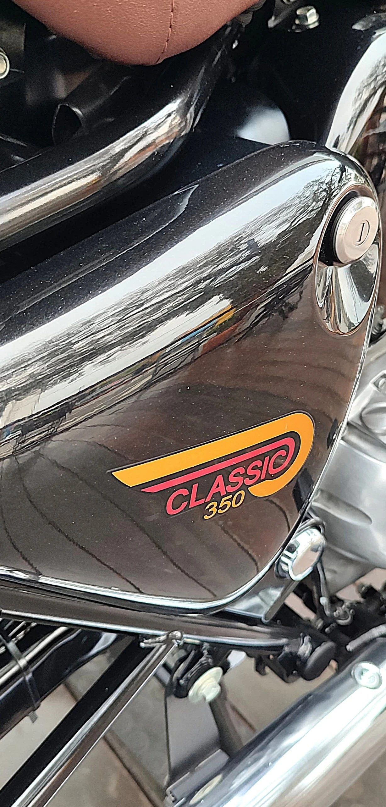 ROYAL ENFIELD CLASSIC 500