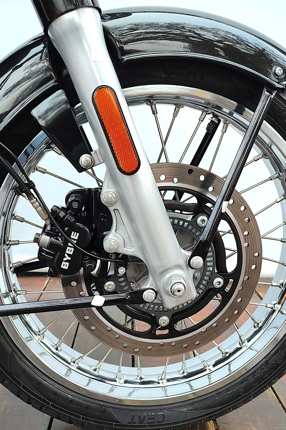 ROYAL ENFIELD CLASSIC 500