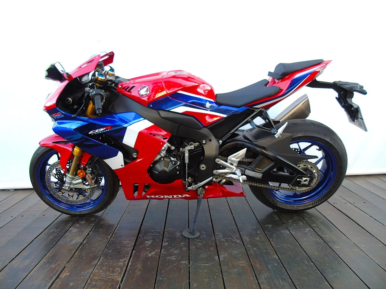 HONDA CBR 1000RR FIREBLADE