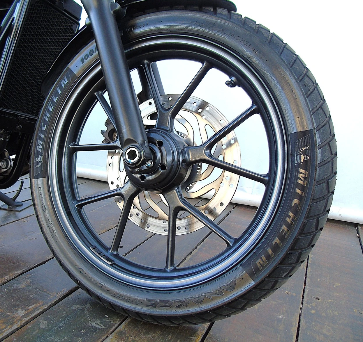 TRIUMPH STREET TWIN