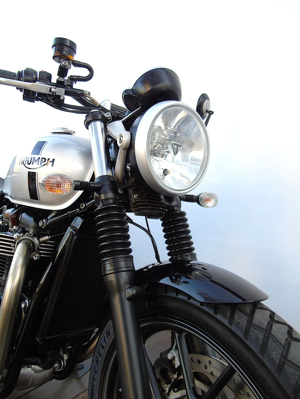 TRIUMPH STREET TWIN