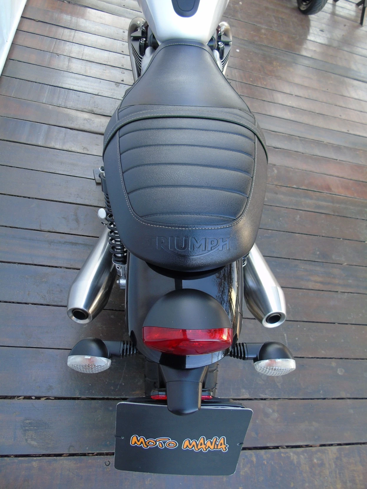 TRIUMPH STREET TWIN