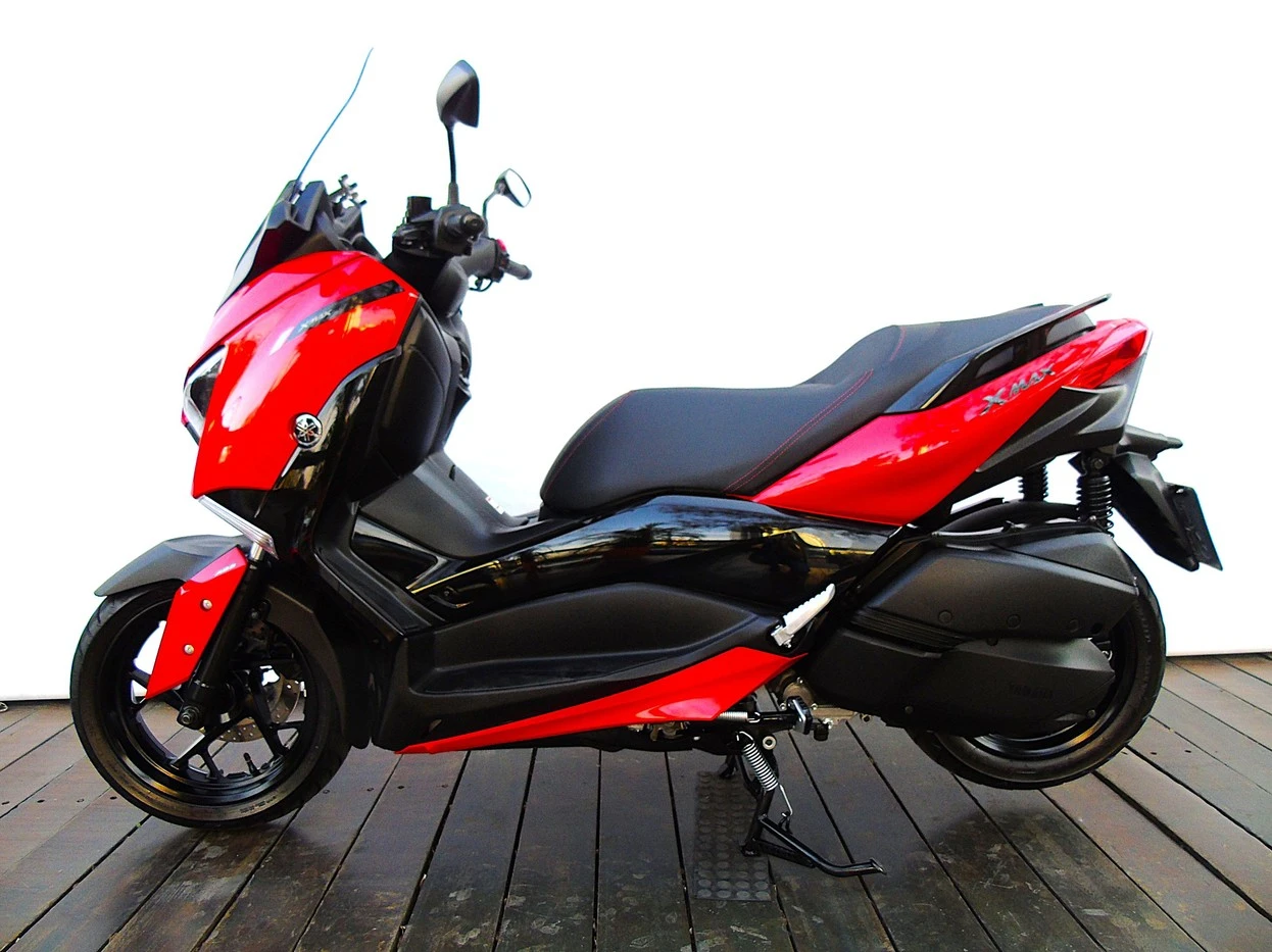 YAMAHA XMAX ABS