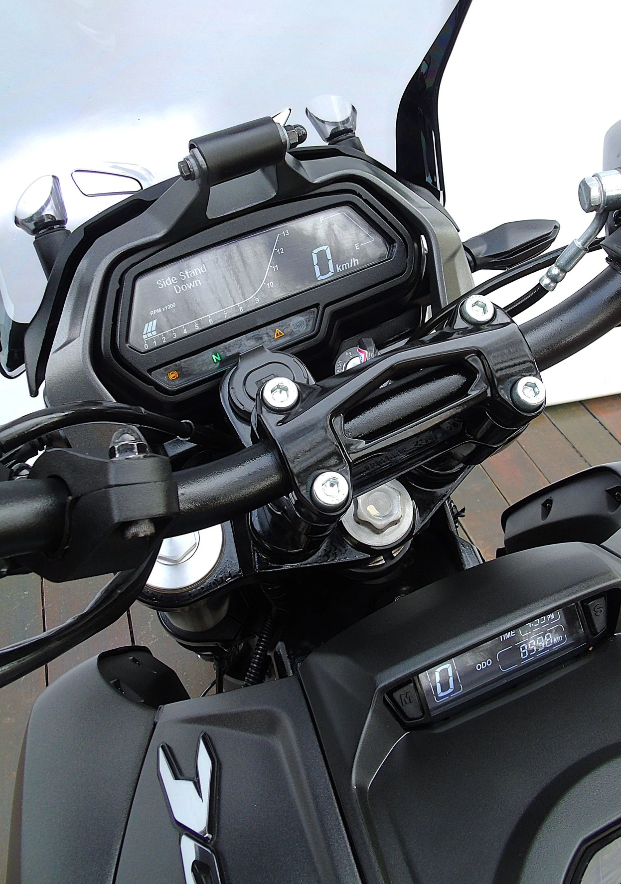BAJAJ DOMINAR 400