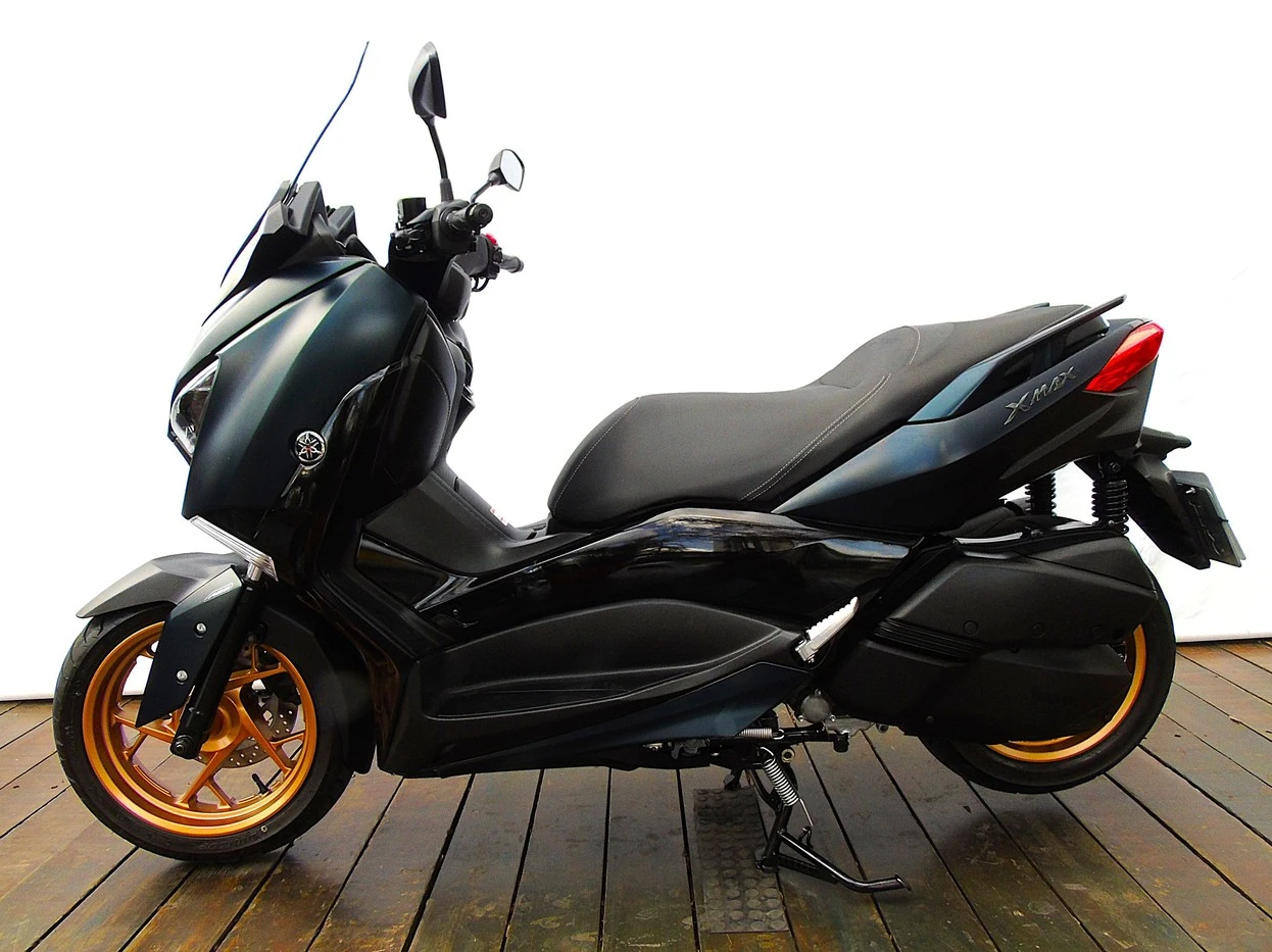 YAMAHA XMAX ABS