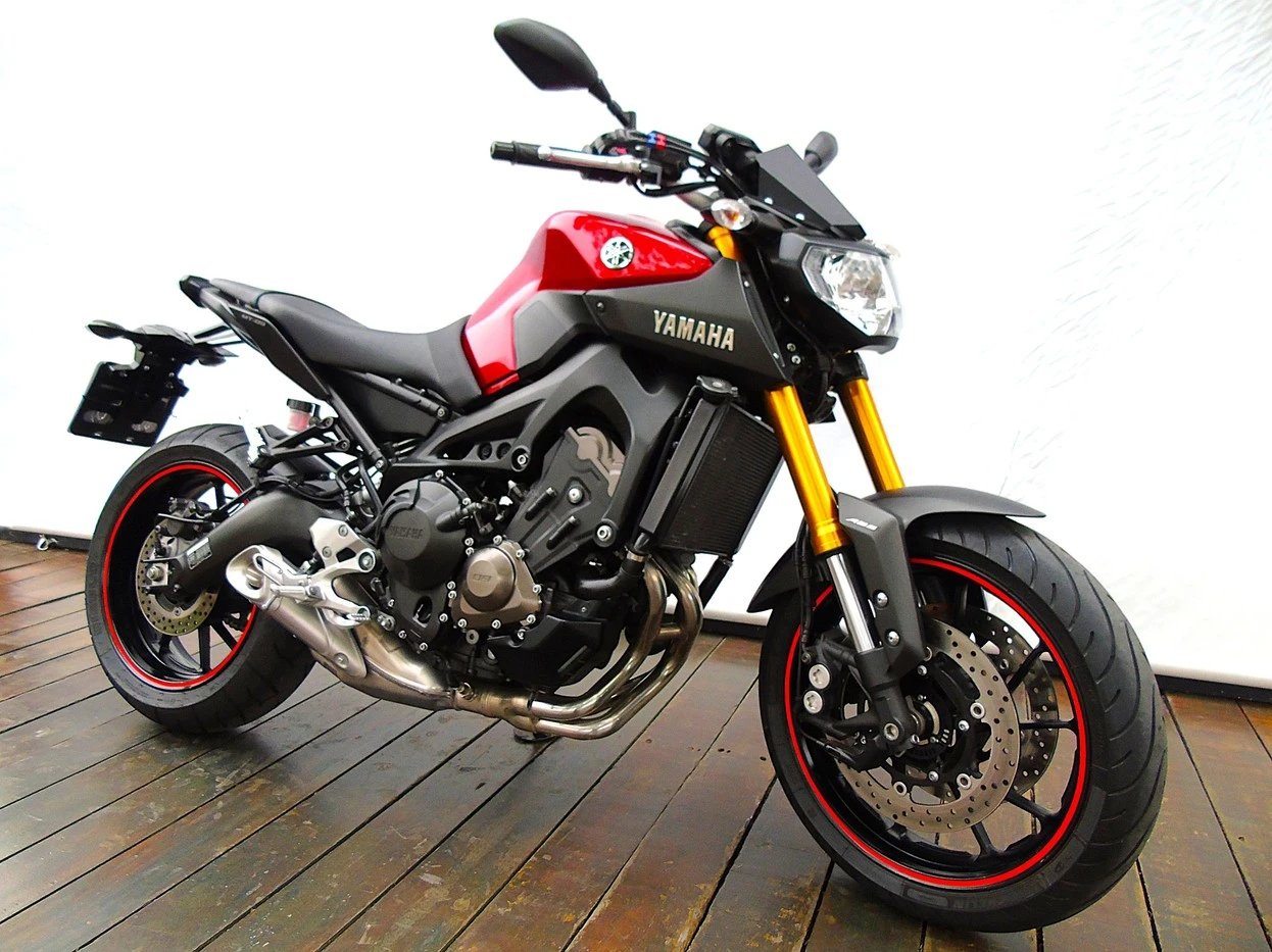 YAMAHA MT-09