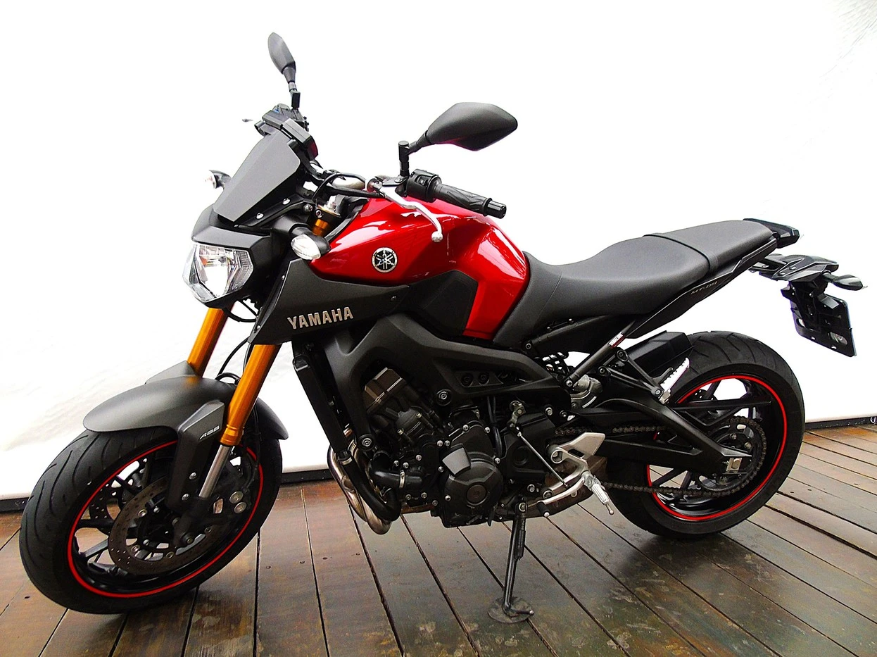 YAMAHA MT-09