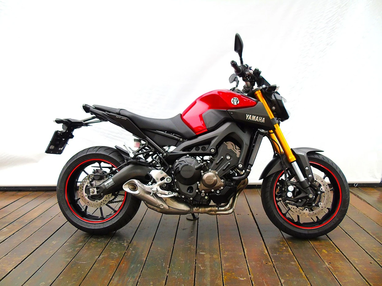YAMAHA MT-09