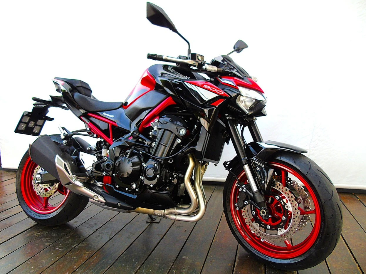 KAWASAKI Z900