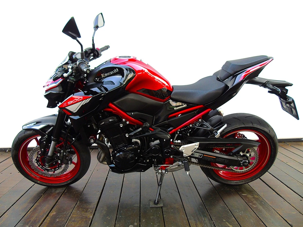 KAWASAKI Z900