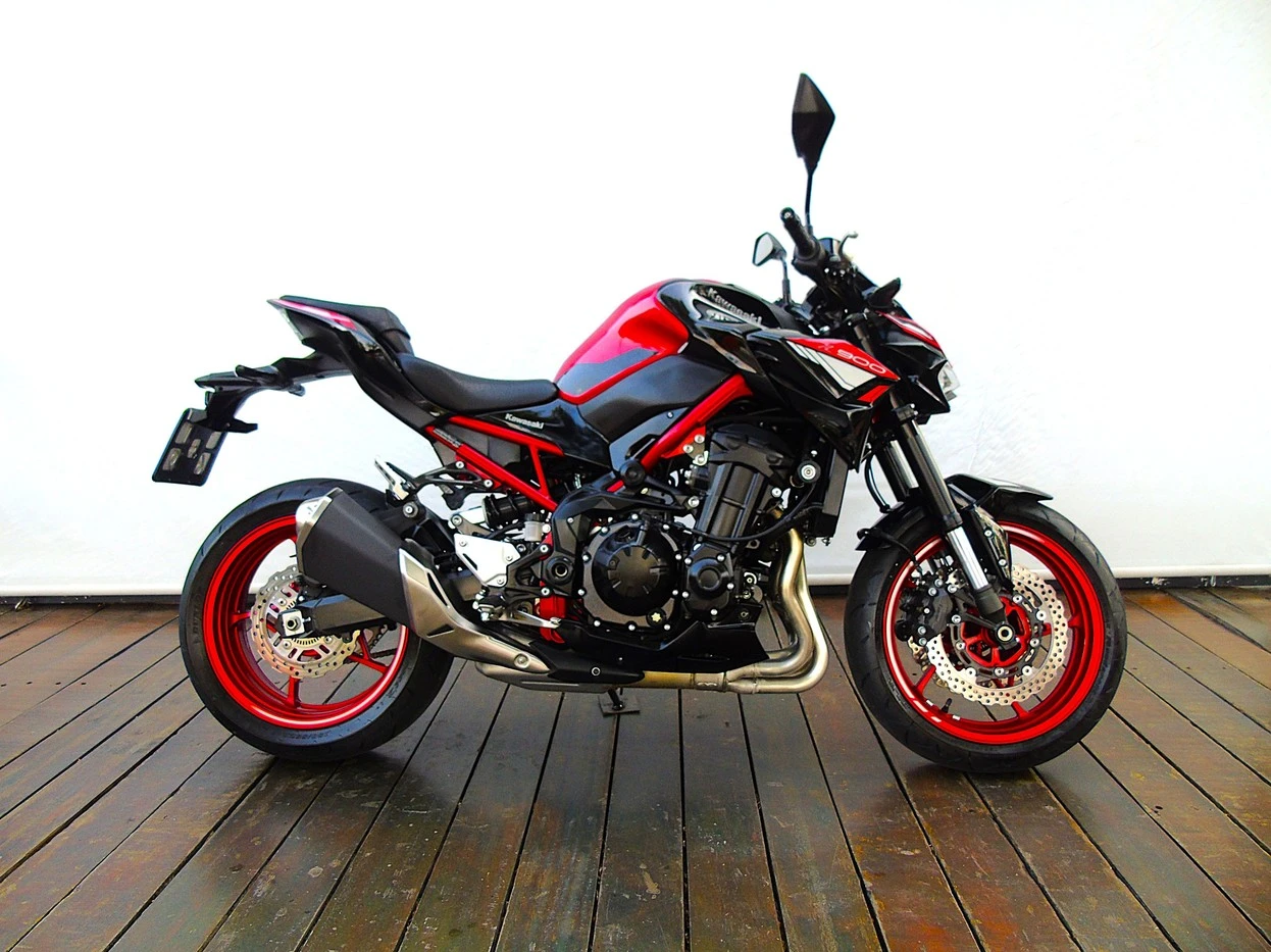 KAWASAKI Z900