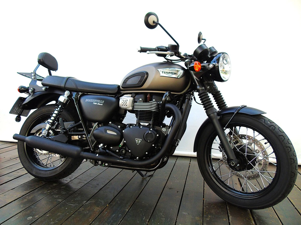 TRIUMPH BONNEVILLE T100 BLACK 900