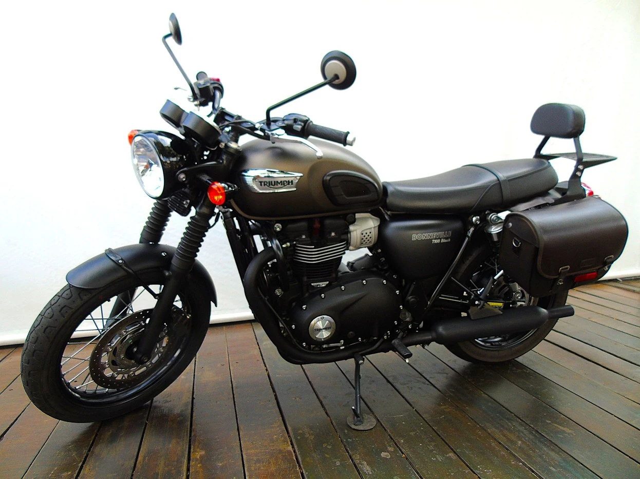 TRIUMPH BONNEVILLE T100 BLACK 900