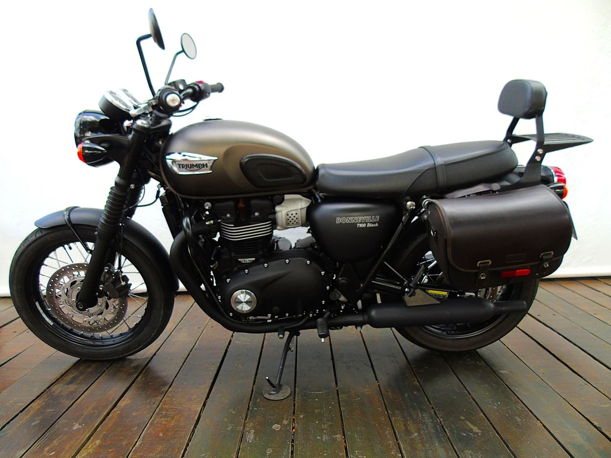 TRIUMPH BONNEVILLE T100 BLACK 900