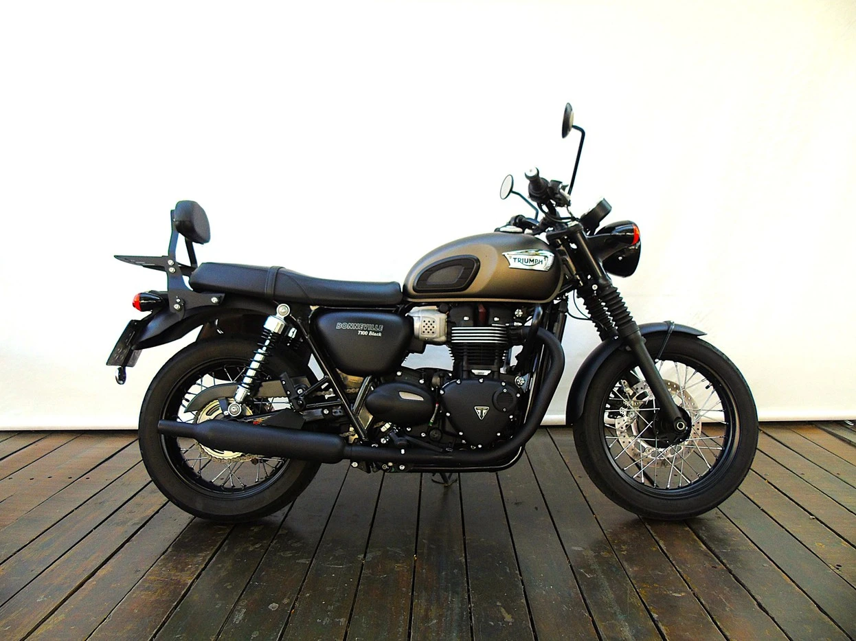 TRIUMPH BONNEVILLE T100 BLACK 900