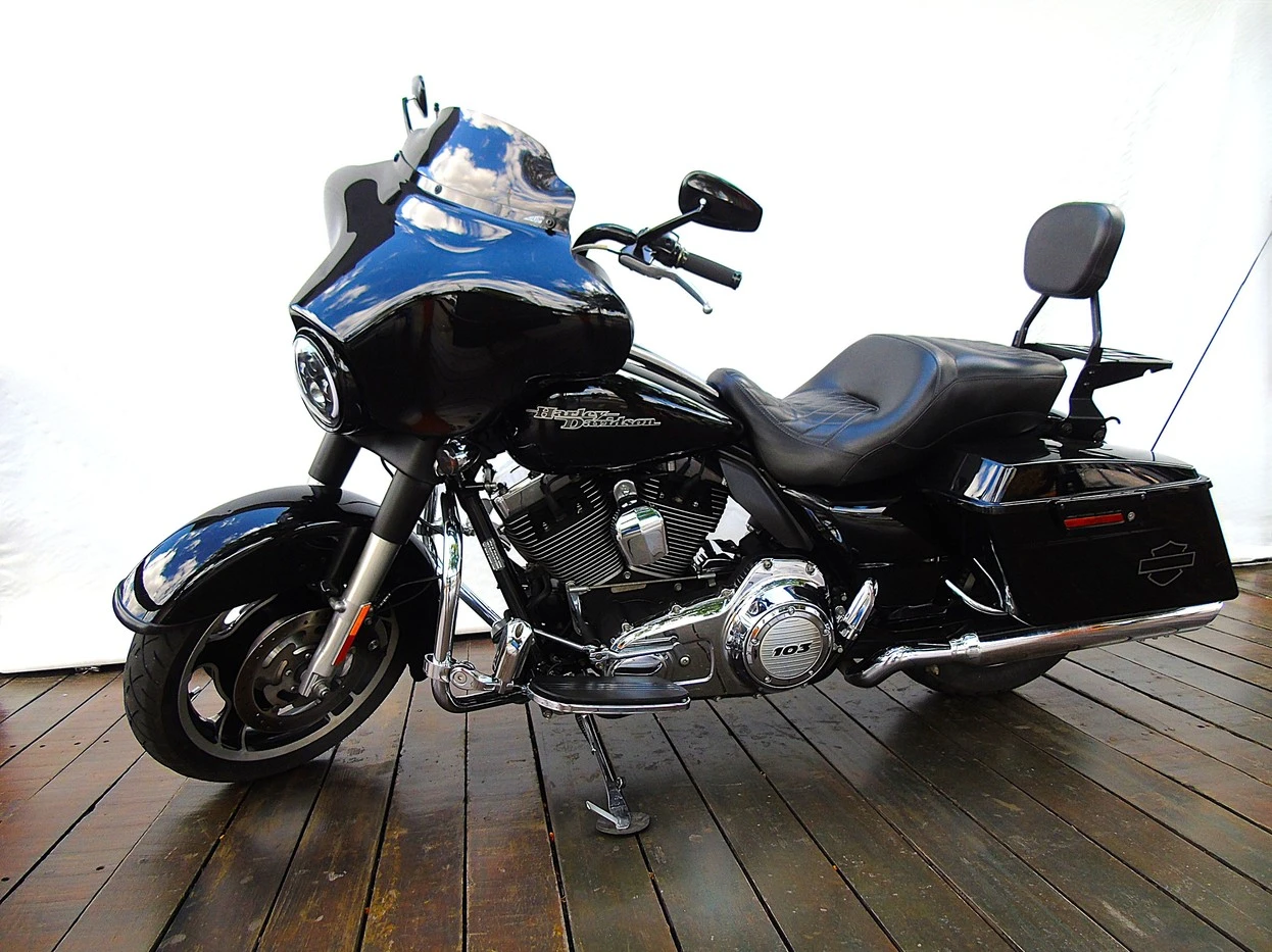 HARLEY-DAVIDSON STREET GLIDE