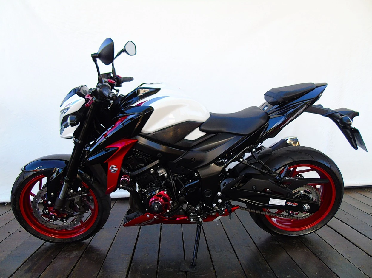 SUZUKI GSX S 750AZ