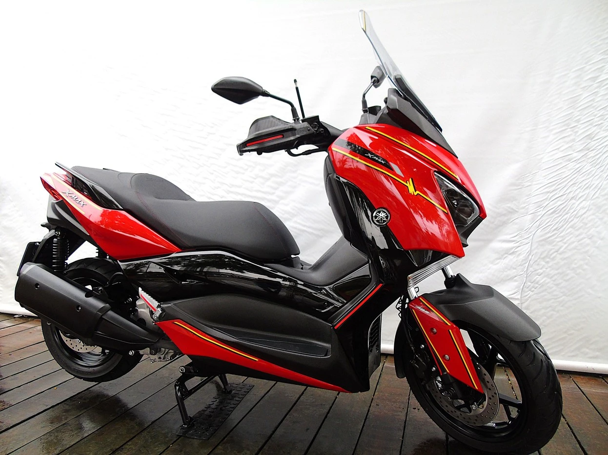YAMAHA XMAX ABS