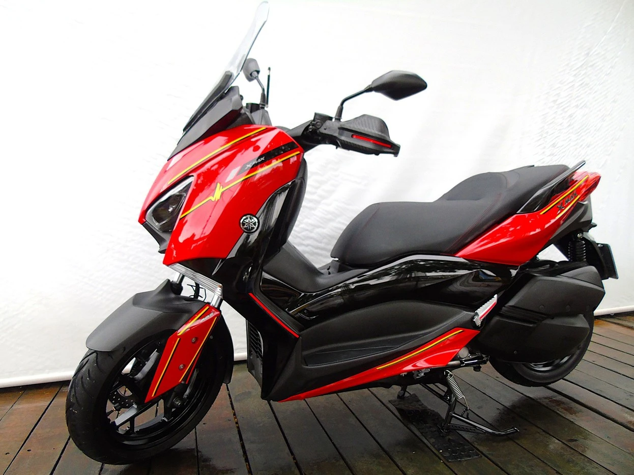YAMAHA XMAX ABS