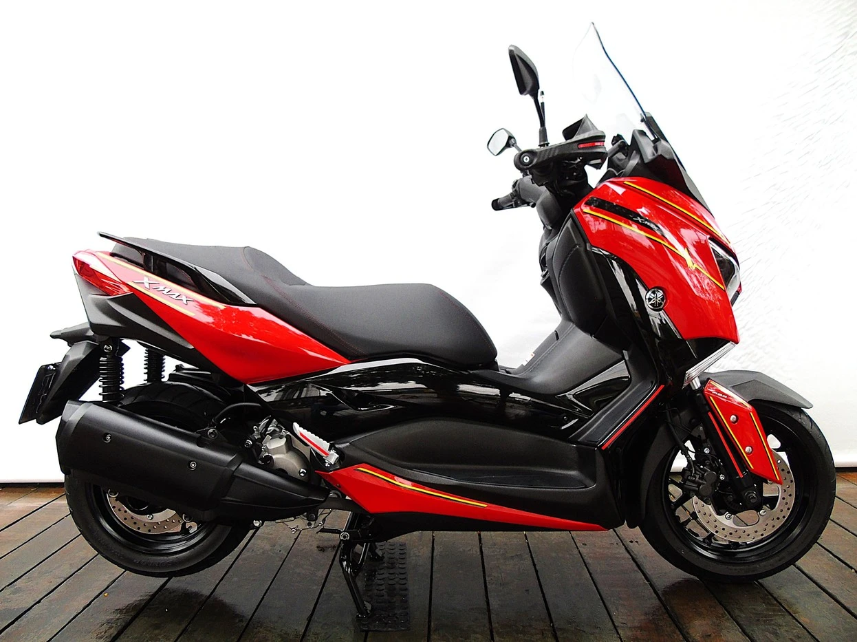 YAMAHA XMAX ABS