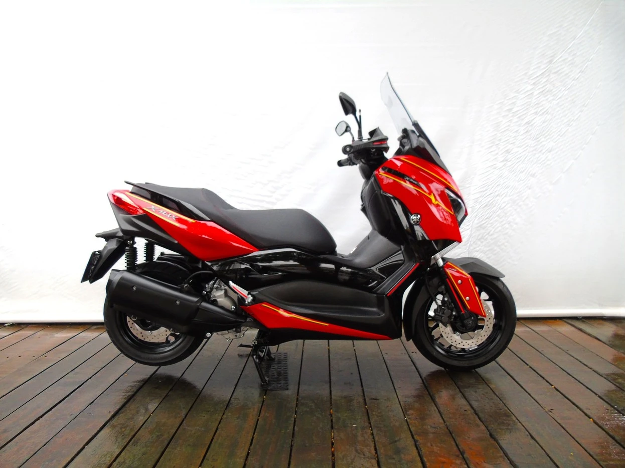 YAMAHA XMAX ABS