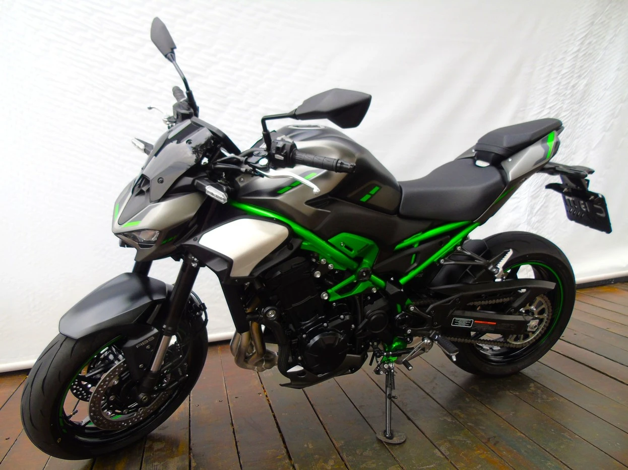 KAWASAKI Z900