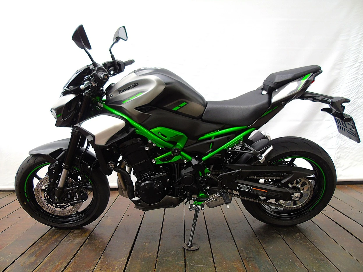 KAWASAKI Z900