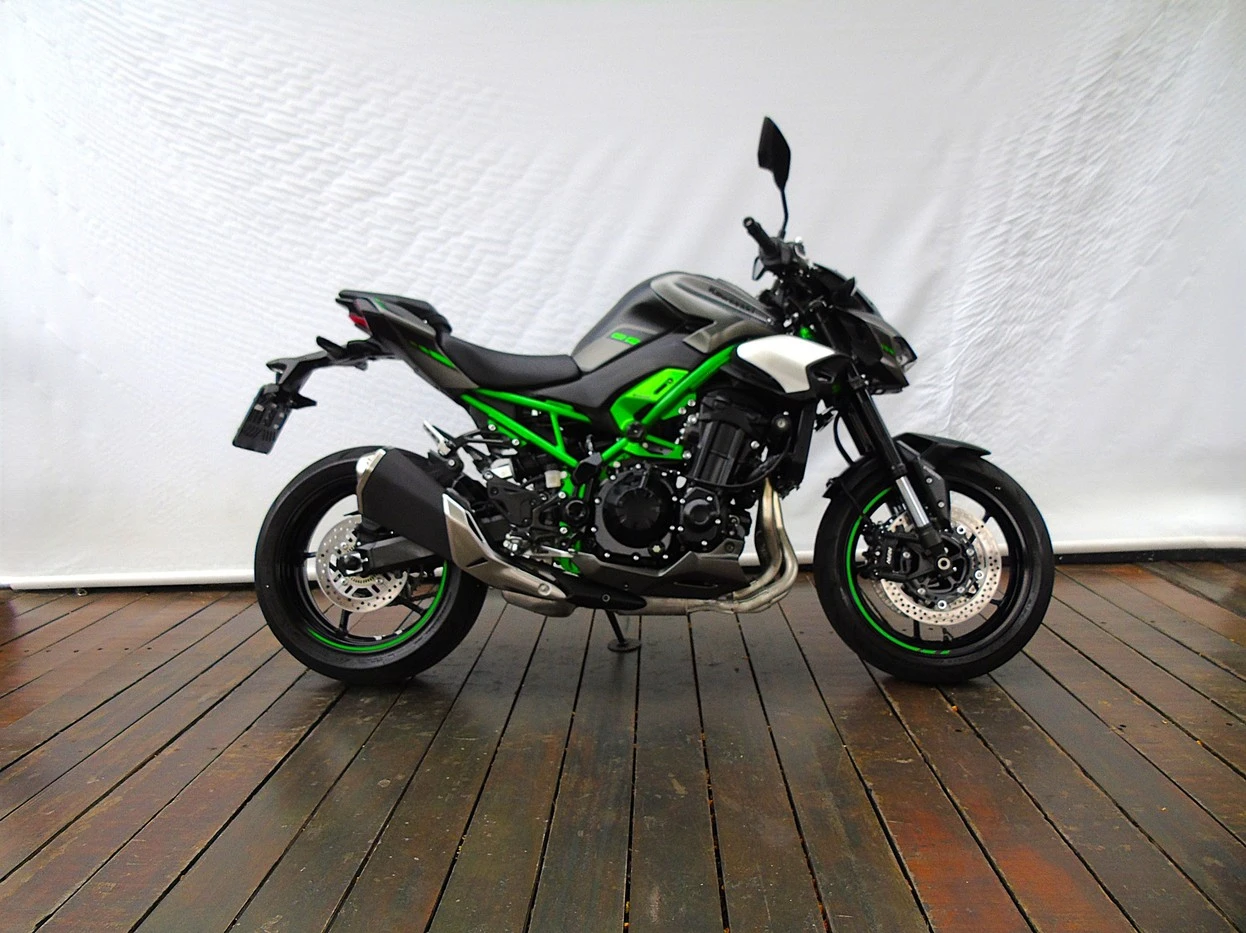 KAWASAKI Z900