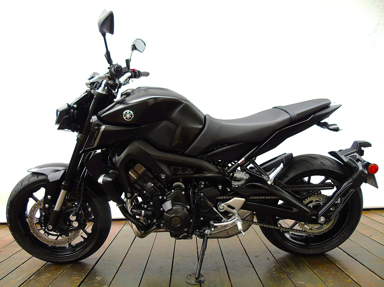 YAMAHA MT-09
