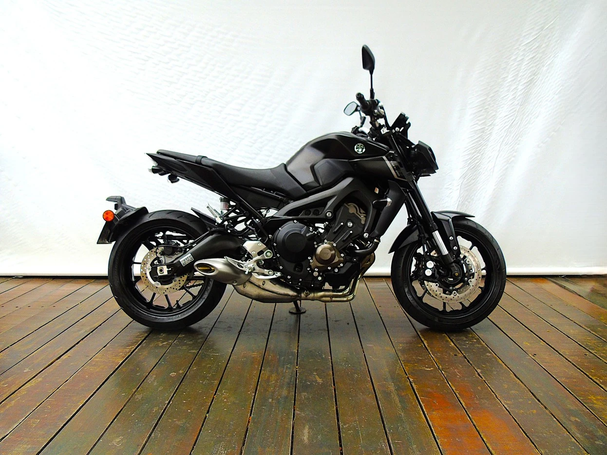 YAMAHA MT-09