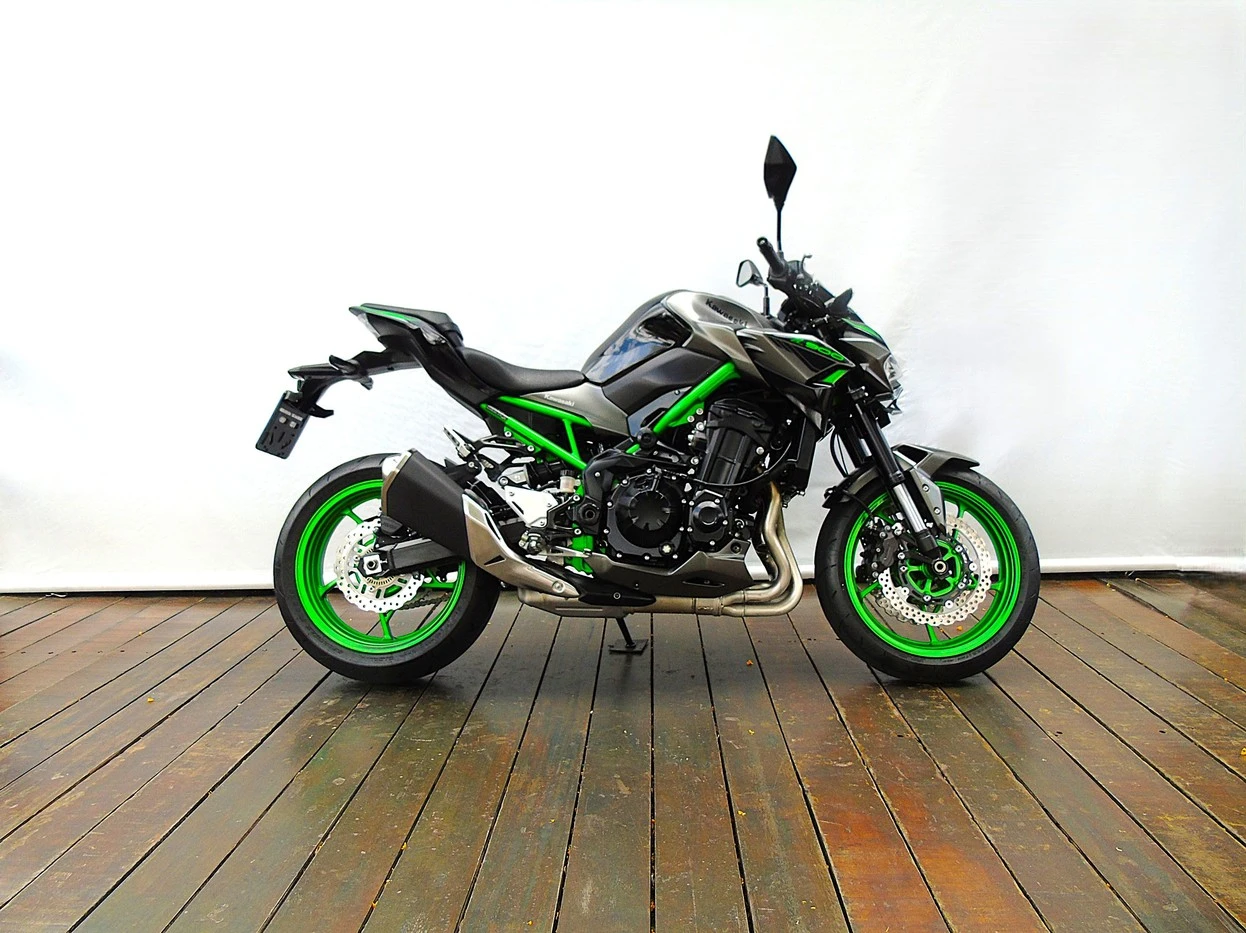 KAWASAKI Z900