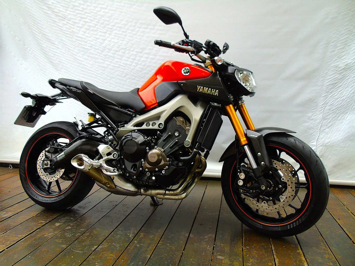 YAMAHA MT-09