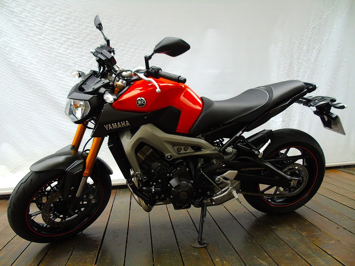 YAMAHA MT-09