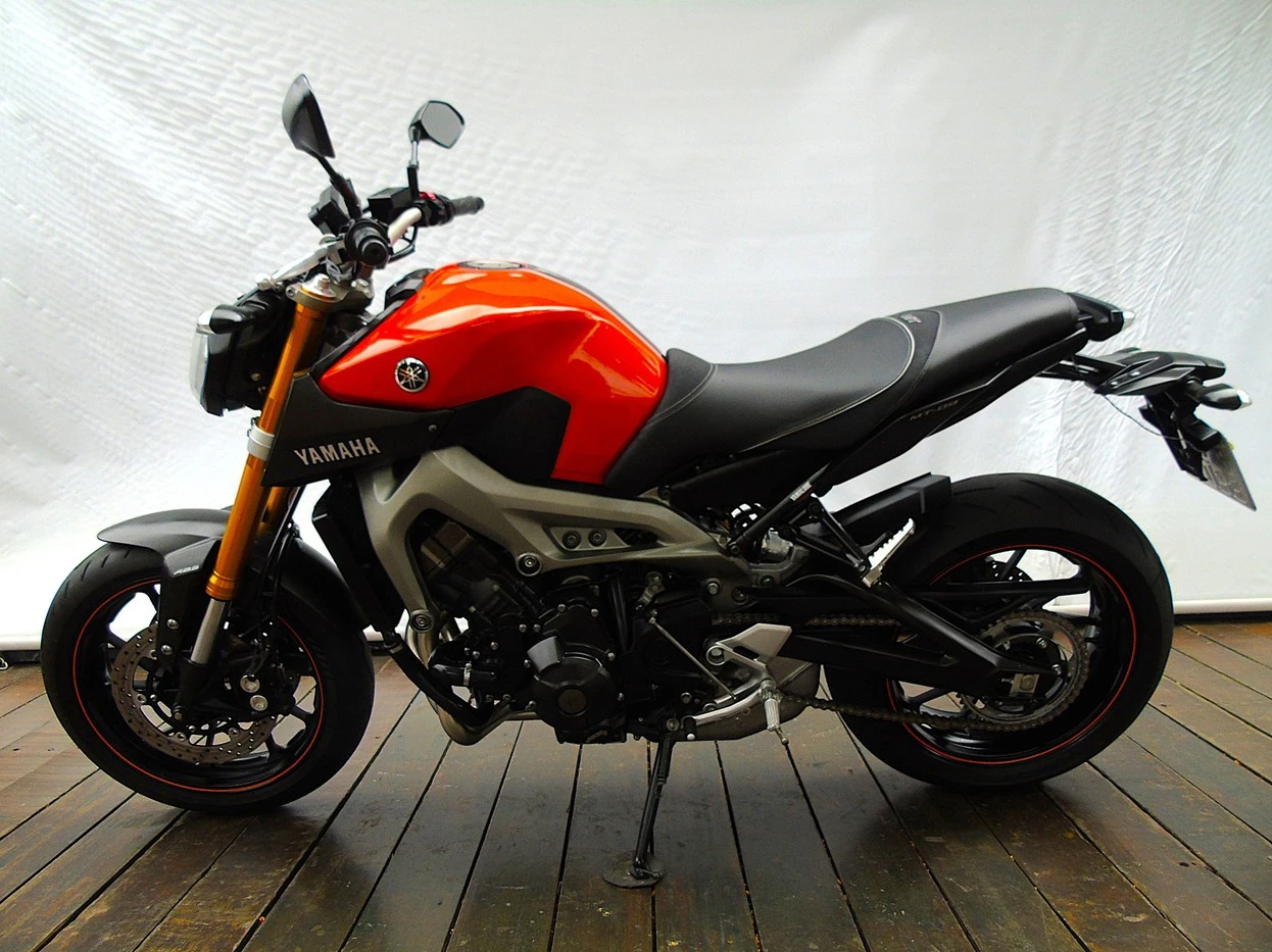 YAMAHA MT-09