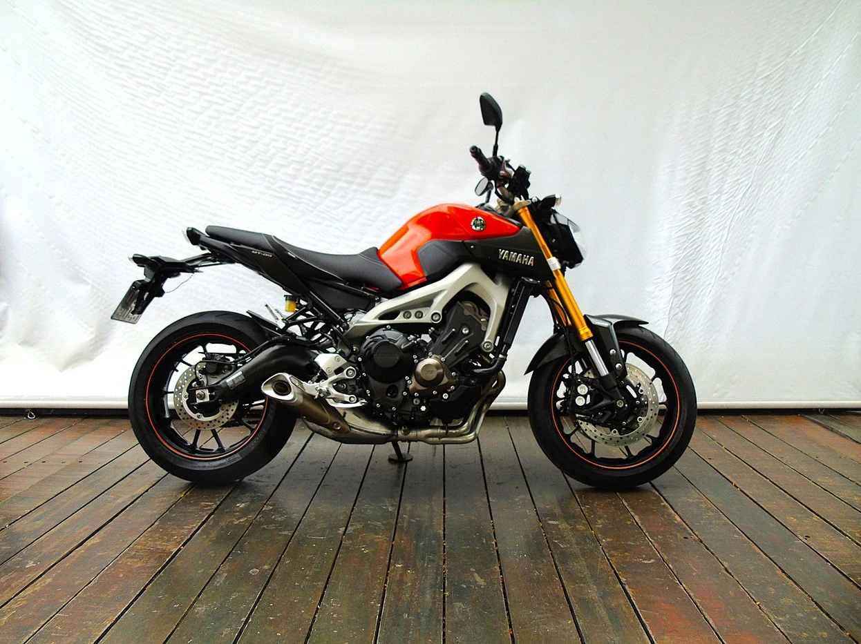 YAMAHA MT-09