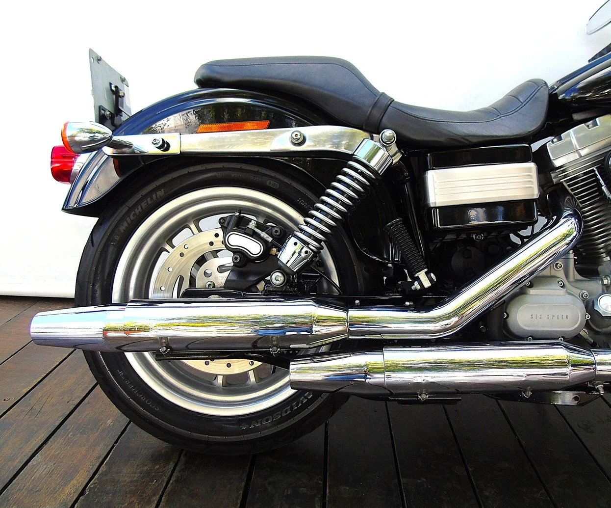 HARLEY-DAVIDSON DYNA SUPER GLIDE FXD