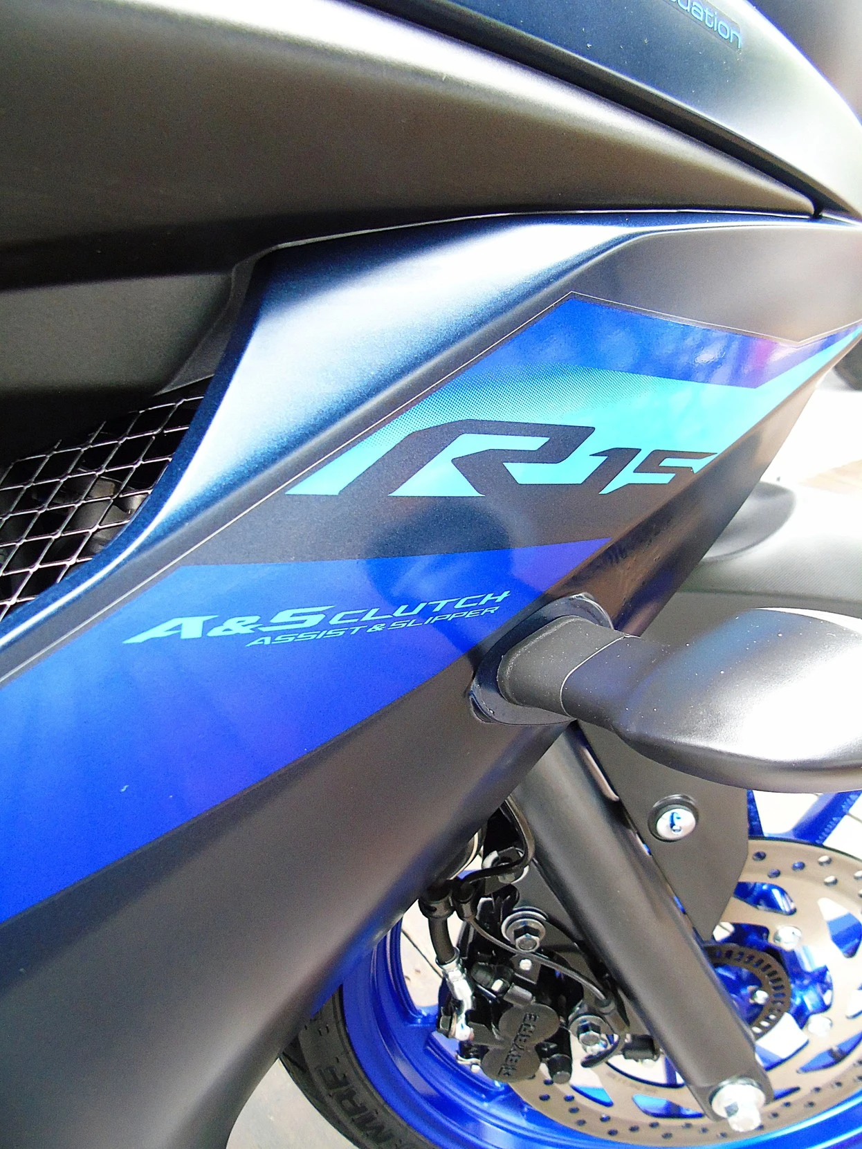 YAMAHA YZF R15