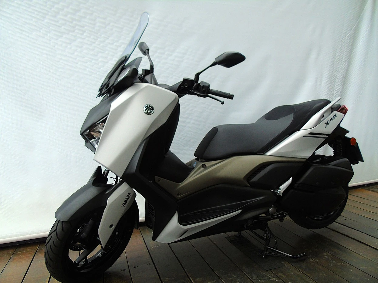 YAMAHA XMAX 250 CONNECTED ABS