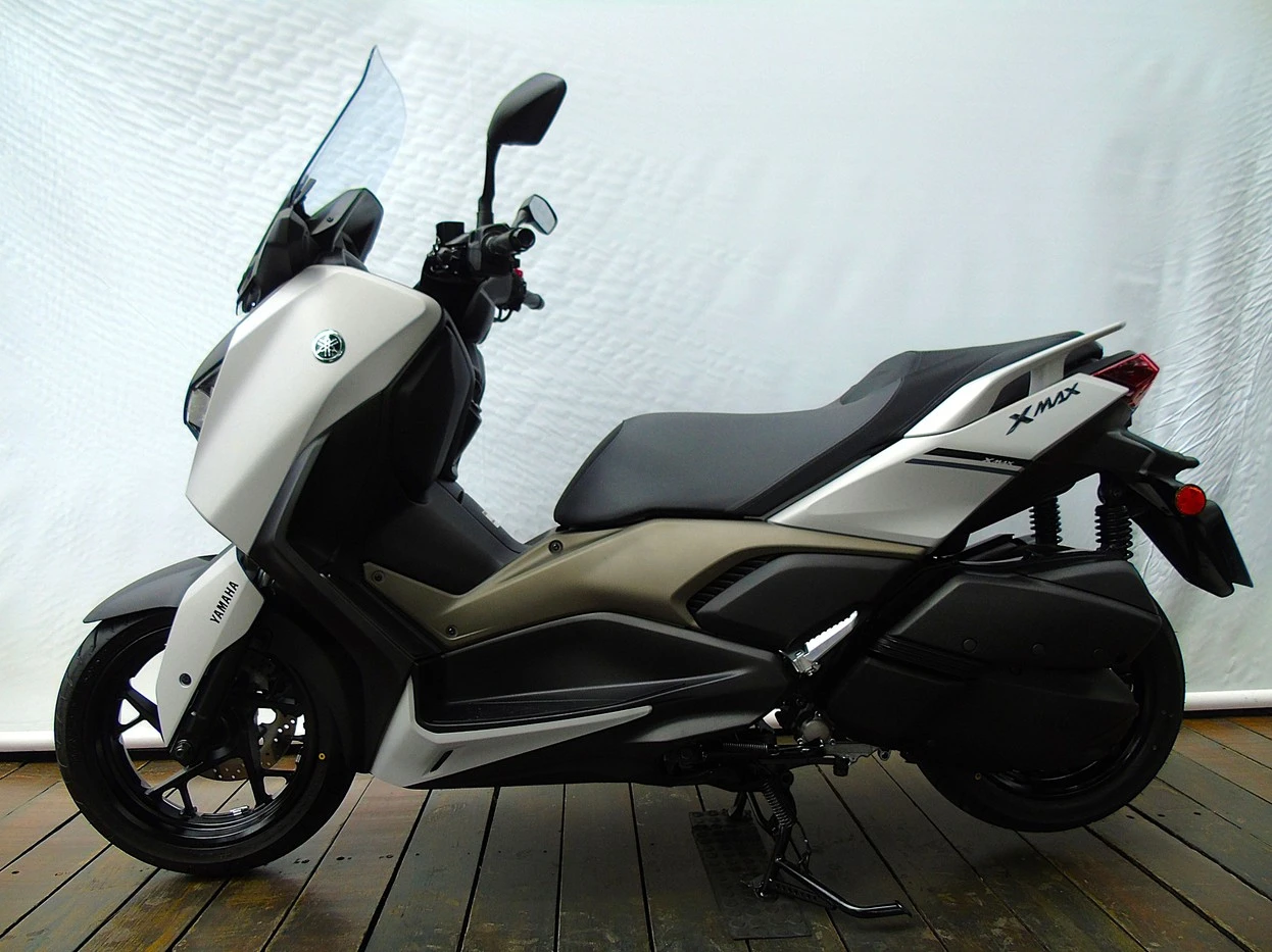 YAMAHA XMAX 250 CONNECTED ABS