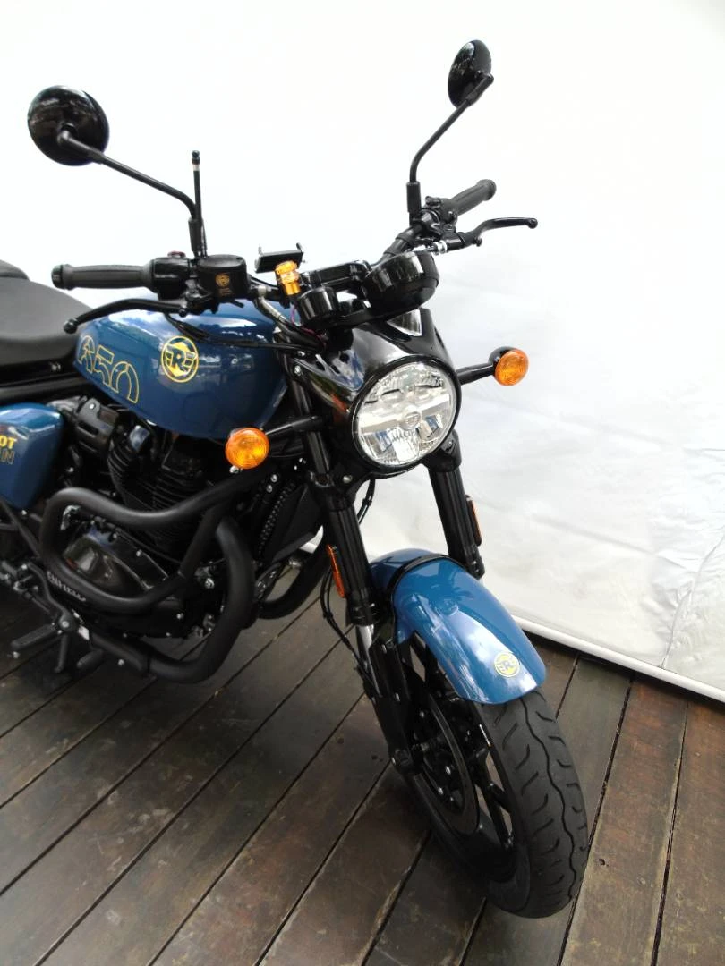 ROYAL ENFIELD SHOTGUN 650 STENCIL WHITE