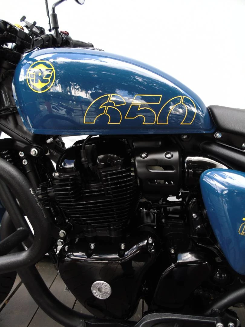 ROYAL ENFIELD SHOTGUN 650 STENCIL WHITE