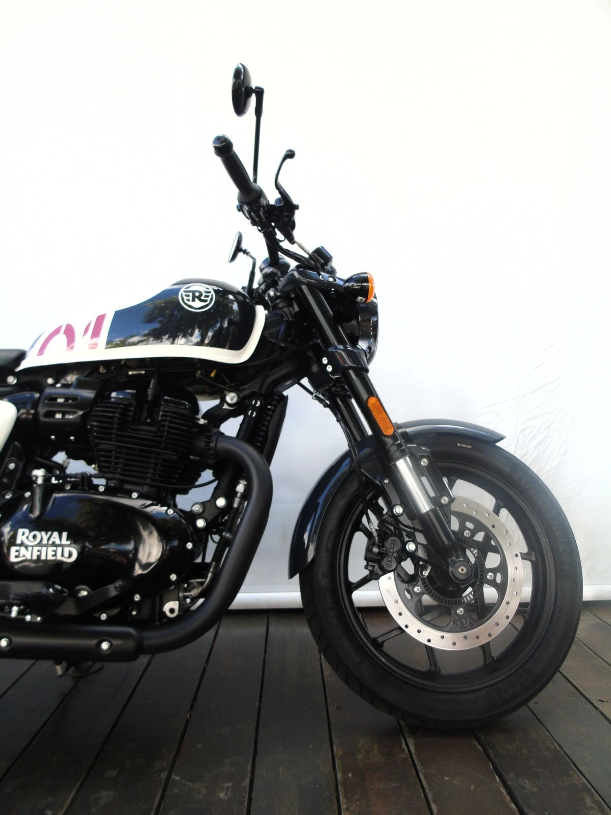 ROYAL ENFIELD SHOTGUN 650 STENCIL WHITE