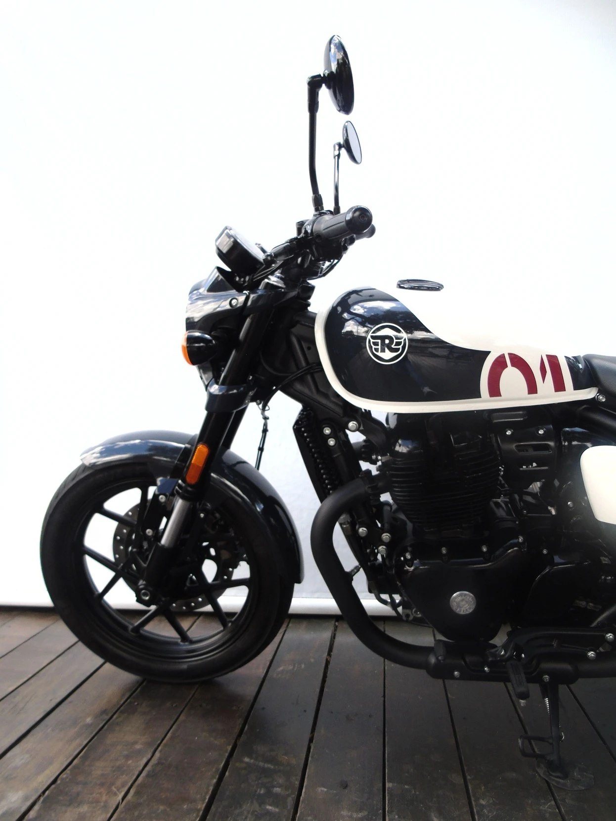 ROYAL ENFIELD SHOTGUN 650 STENCIL WHITE