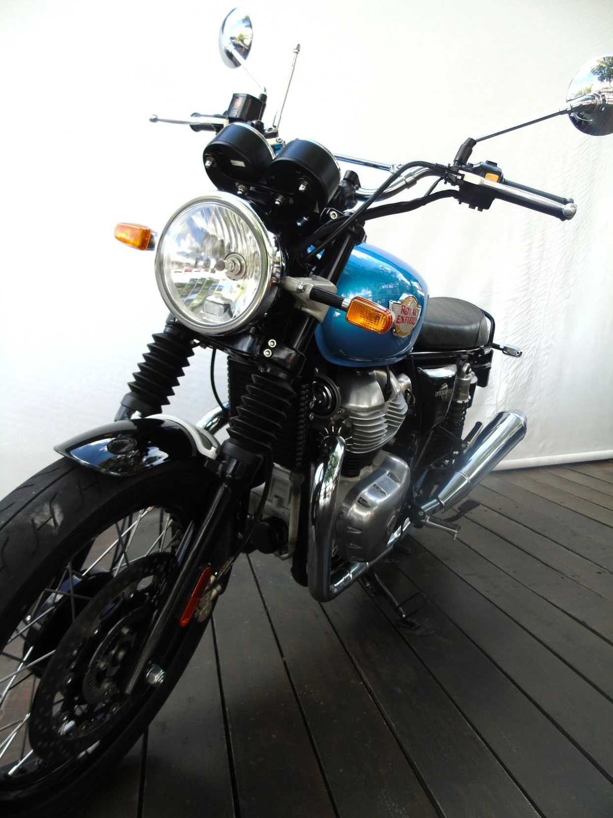ROYAL ENFIELD INTERCEPTOR 